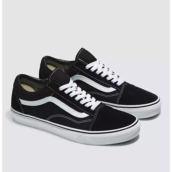Vans Old Skool Shoe - Picture 1 of 4